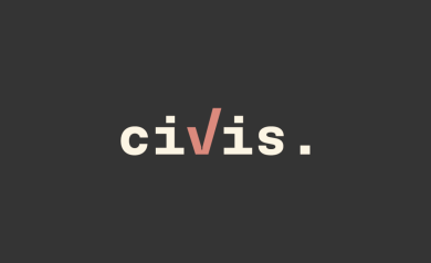 Na zdjęciu widnieje logo z napisem 'civis.' na ciemnoszarym tle. Litery są napisane czcionką bezszeryfową w kolorze kremowym. Środkowa litera 'v' wyróżnia się kolorem – jest różowa (czerwonawa). Logo jest proste, nowoczesne i minimalistyczne.

. - powiększ