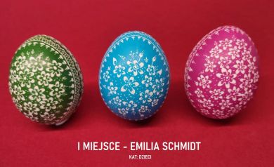 Kolorowe kroszonki o kwiatowym wzorze, które zajęły I miejsce w konkursie w kategorii dzieci. Autorka: Emilia Schmidt. 


