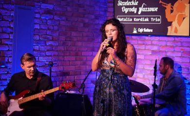 Natalia Kordiak Trio podczas koncertu.