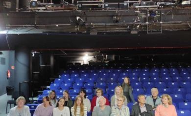 Uczestnicy warsztatów teatralnych na widowni 