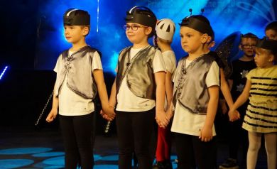 Ekozoolandia - Jabłuszka podczas występu. 'Polka na łące' PP nr 10