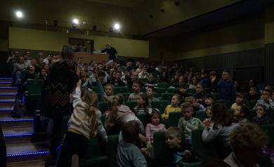 Widzowie 53. Strzeleckich Spotkań Amatorskich Teatrów Lalek i Aktora.