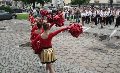 Występ taneczny poprzedzający korowód.