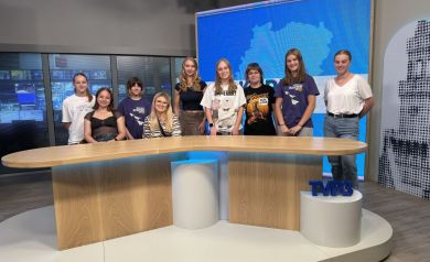Zdjęcie grupowe w studio redakcyjnym Kuriera Opolskiego.
