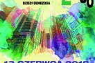 Plakat zapowiada spektakl teatralny pt. „Strzelce 2050” w wykonaniu grupy Dzieci Dionizosa. Wydarzenie odbyło się 13 czerwca 2018 roku o godzinie 18:00 w sali widowiskowej Strzeleckiego Ośrodka Kultury. Wstęp był wolny. Tło plakatu stanowi barwna, akwarelowa ilustracja przedstawiająca wysokie budynki w odcieniach zieleni, różu, fioletu i niebieskiego, co nadaje mu nowoczesny i dynamiczny charakter. Teksty są pogrubione i wyeksponowane w kontrastowych kolorach – czerni, zieleni i fioletu. Na dole plakatu umieszczone jest logo Strzeleckiego Ośrodka Kultury oraz podane jest miejsce, gdzie ma się odbyć spektakl. 