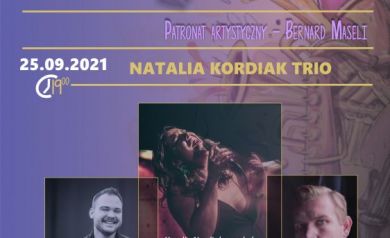 Plakat dotyczący VII Festiwalu Jazzowego ,,Strzeleckie Ogrody Jazzowe' i związanego z tym wydarzeniem koncertem Natalii Kordiak TRIO. 