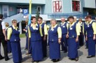 Zespół ,,Viva la Musica'. Ubrani są w żółto granatowe stroje. 